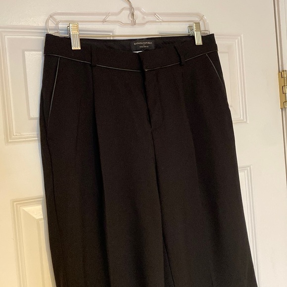 Banana Republic Blake Wide Leg slacks. size 4. Career wear comfort - Picture 1 of 7